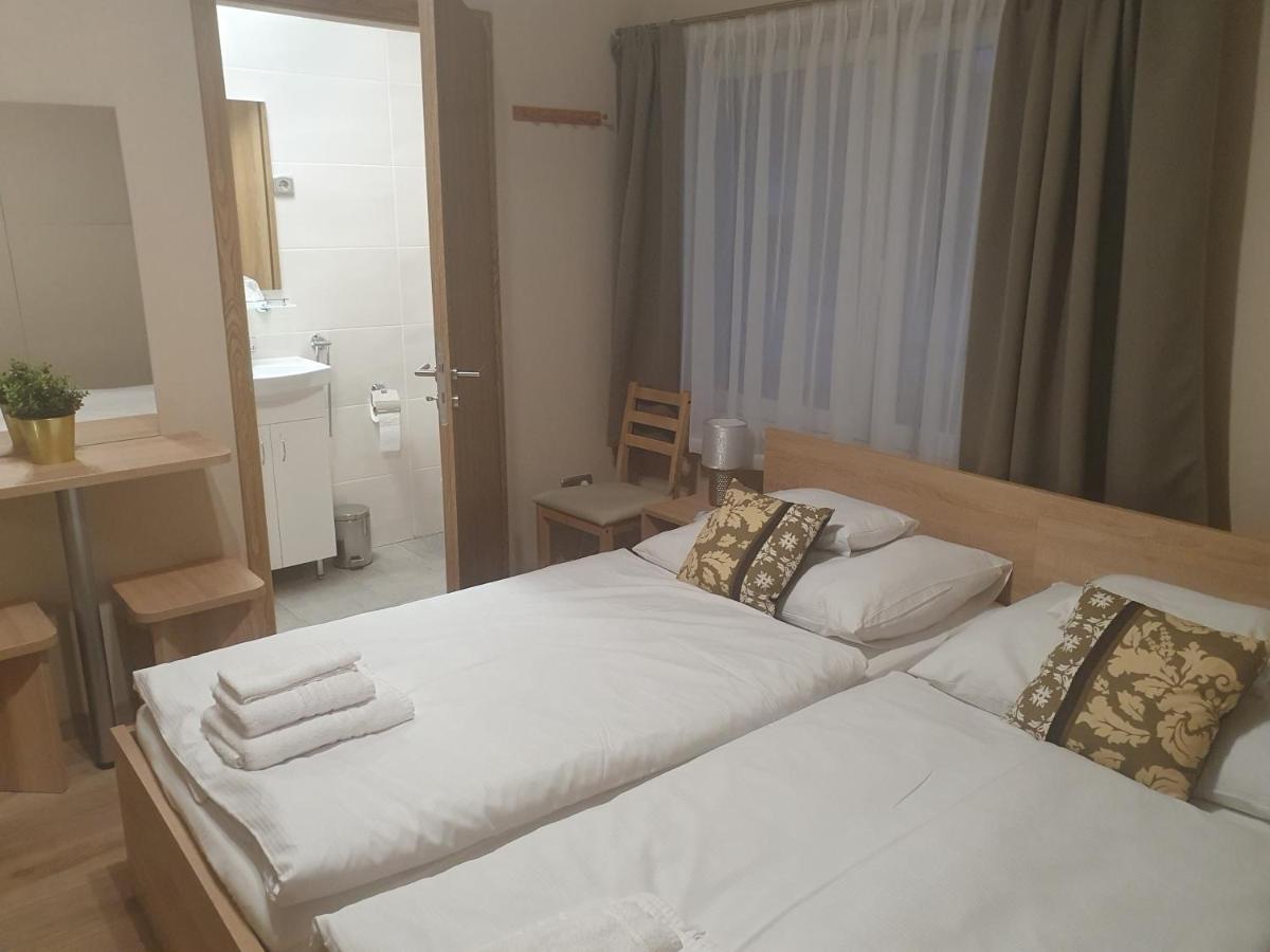 Bed and Breakfast Platina Panzio*** Újhartyán Zewnętrze zdjęcie