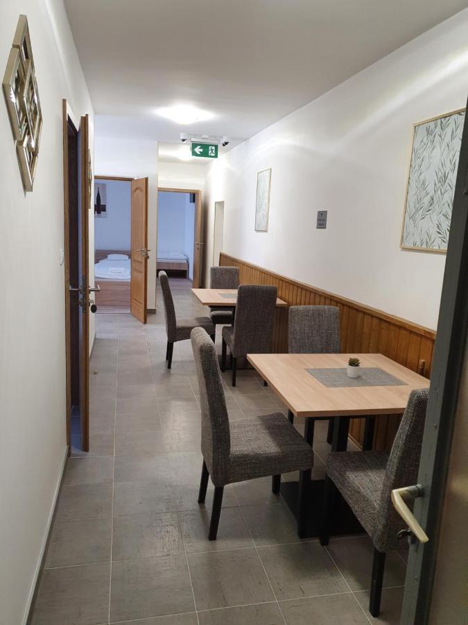 Bed and Breakfast Platina Panzio*** Újhartyán Zewnętrze zdjęcie