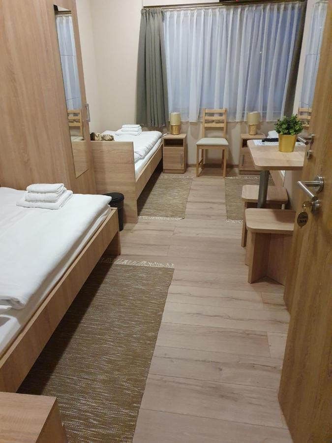 Bed and Breakfast Platina Panzio*** Újhartyán Zewnętrze zdjęcie