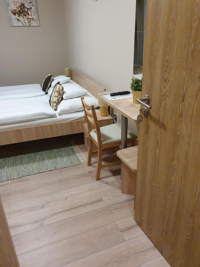 Bed and Breakfast Platina Panzio*** Újhartyán Zewnętrze zdjęcie