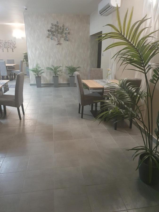Bed and Breakfast Platina Panzio*** Újhartyán Zewnętrze zdjęcie