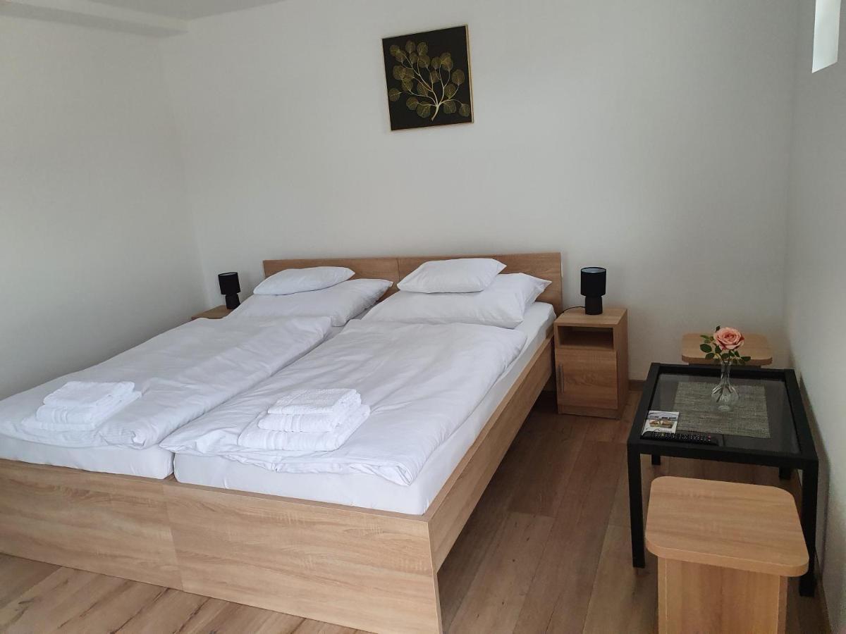 Bed and Breakfast Platina Panzio*** Újhartyán Zewnętrze zdjęcie